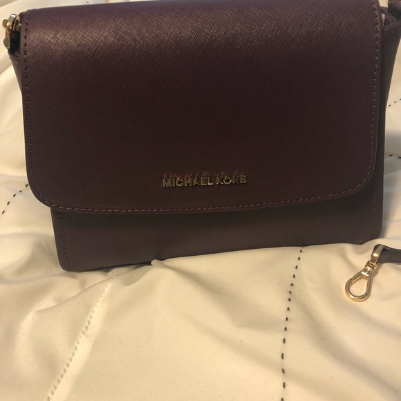 Michael kors purse - Picture 2 of 4